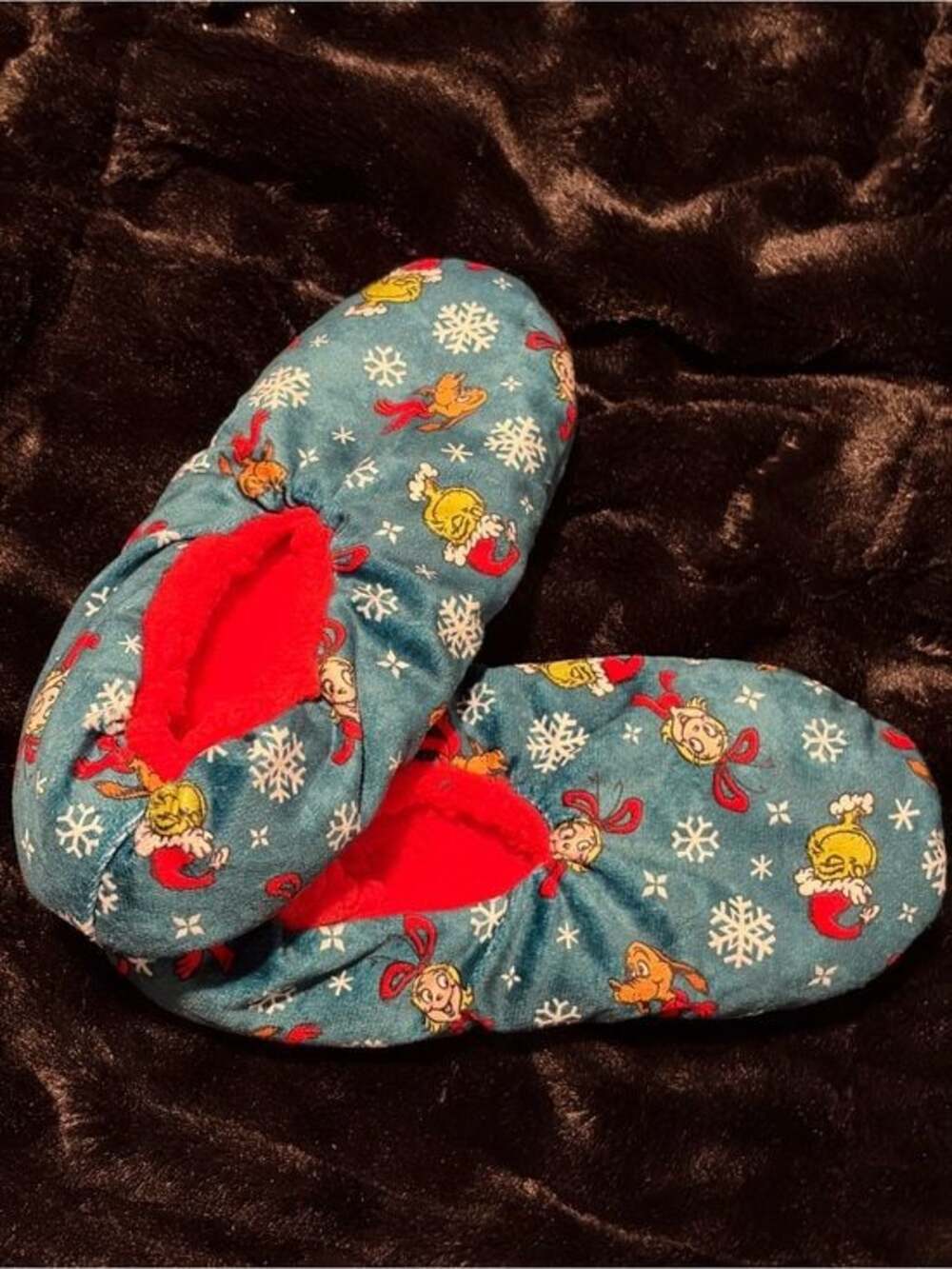 Grinch Holiday Character Cozy Slippers with Red Lining